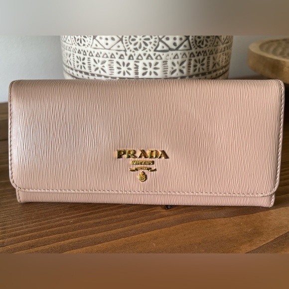 LIKE NEW Authentic Prada powder pink long wallet - Picture 1 of 8